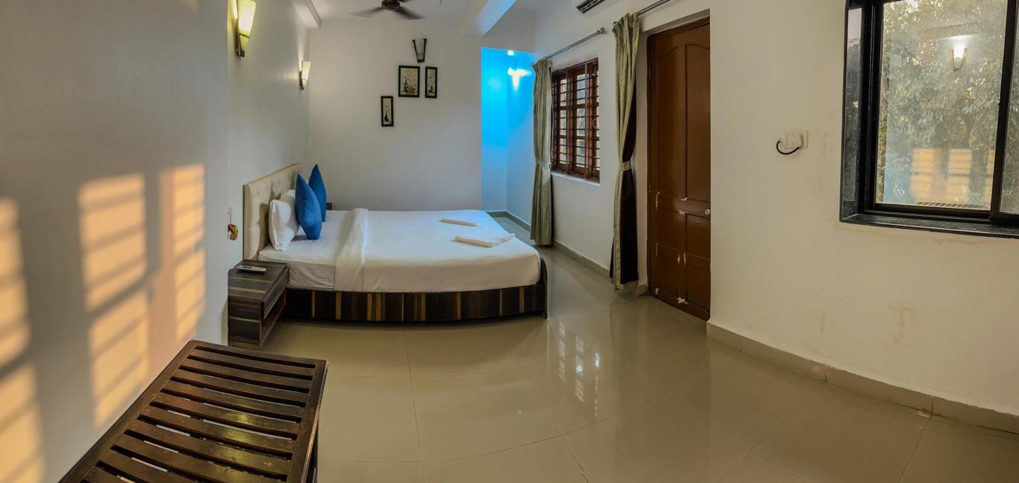 La Costa Residency Hotell Anjuna Exteriör bild