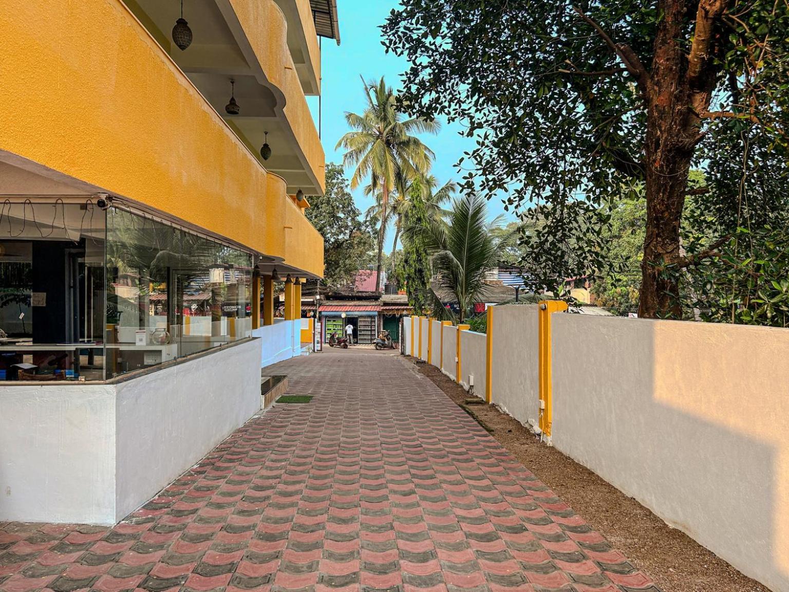 La Costa Residency Hotell Anjuna Exteriör bild