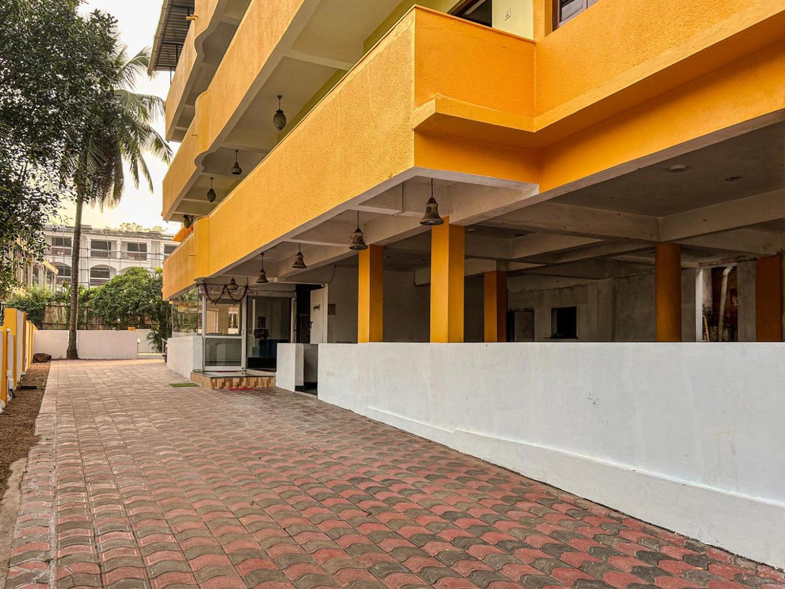 La Costa Residency Hotell Anjuna Exteriör bild