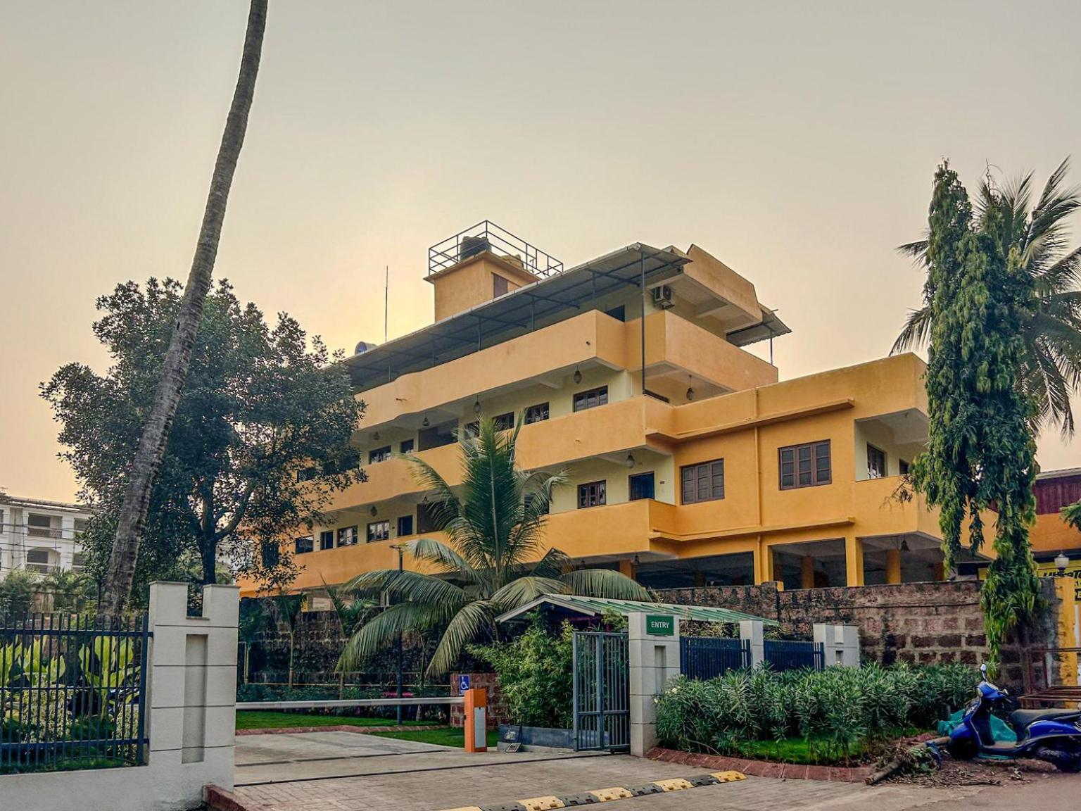 La Costa Residency Hotell Anjuna Exteriör bild
