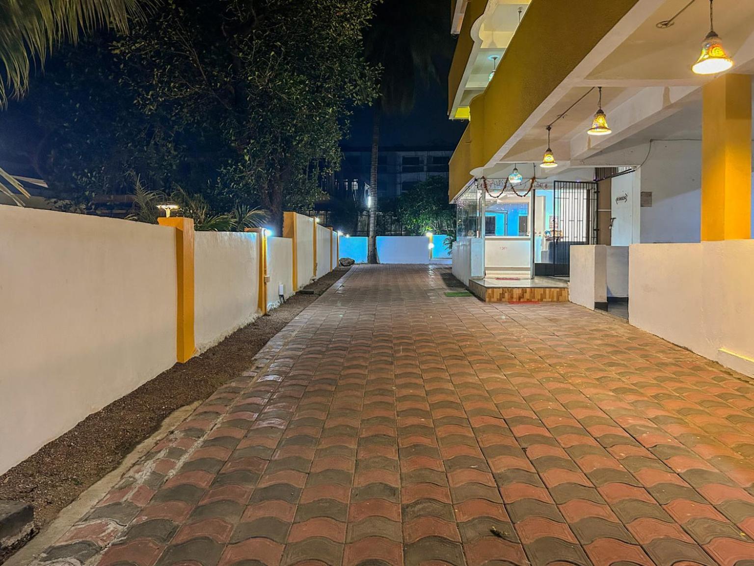 La Costa Residency Hotell Anjuna Exteriör bild